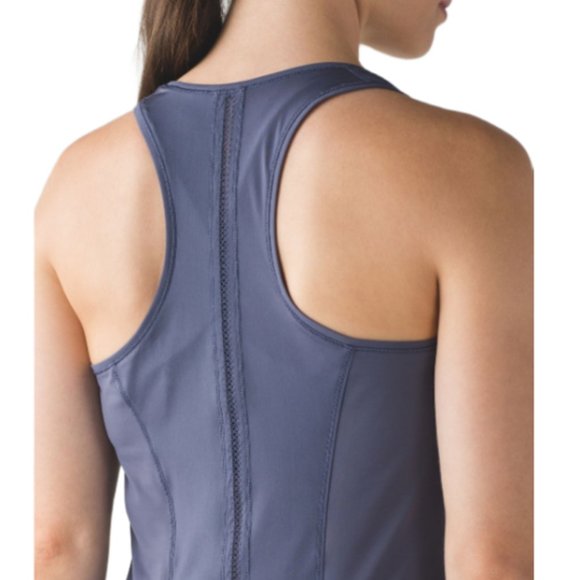 LIKE NEW! Lululemon Sculpt It Singlet - Picture 3 of 14